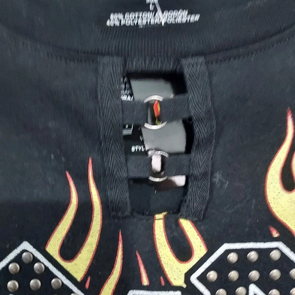 NWOT AC/DC Highway to Hell Graphic Cropped Tee Shirt in Size L - Picture 3 of 8